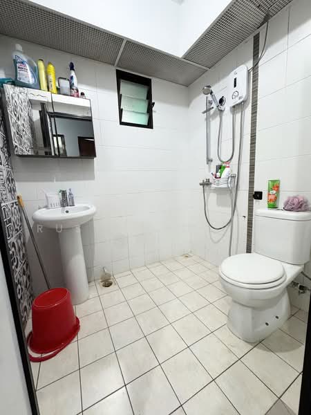 333C Yishun Street 31, 333C Yishun Street 31, 3 Bedrooms, 990 sqft, HDB Flat For Sale, by Rusydi Yusoff, 500224675 - Bathroom - PropertyGuru.com.sg