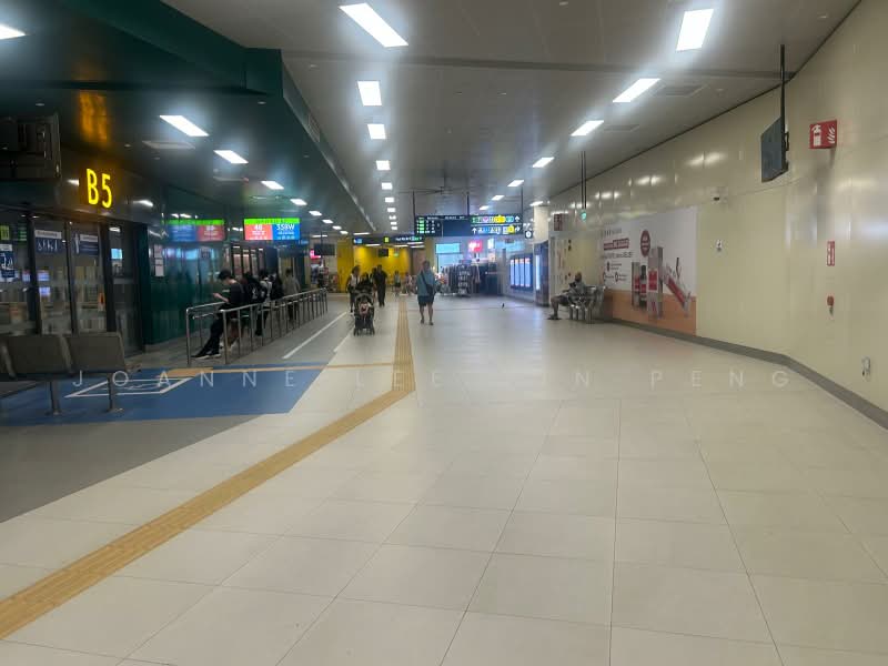 Pasir Ris Mall, Pasir Ris Central, 240 sqft, Other Retail For Rent, by Joanne Lee Yin Peng, 500224682 - Corridor - CommercialGuru.com.sg