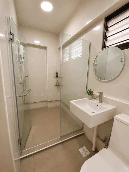 430 Hougang Avenue 6, 430 Hougang Avenue 6, 4 Bedrooms, 1,657 sqft, HDB Flat For Sale, by Jade Low, 500224696 - Bathroom - PropertyGuru.com.sg