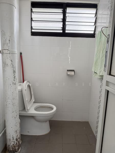 123 Yishun Street 11, 123 Yishun Street 11, Room Rental, 10 sqft, HDB Flat For Rent, by Ang Lay See, 500224718 - Bathroom - PropertyGuru.com.sg