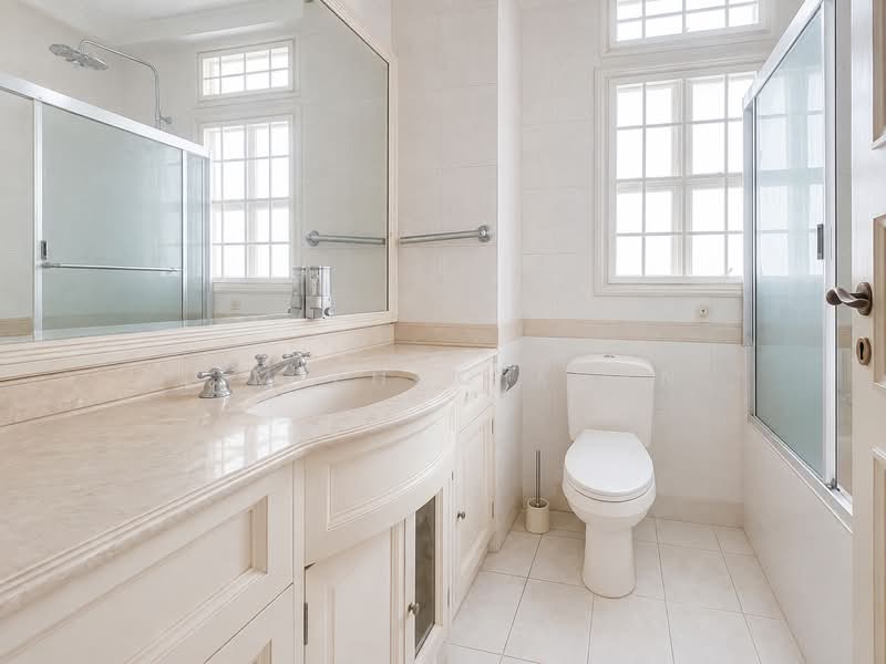 Holland Grove View, , 5 Bedrooms, 3,500 sqft, Semi-Detached House For Rent, by Lim Zhao Xuan, 500224733 - Bathroom - PropertyGuru.com.sg