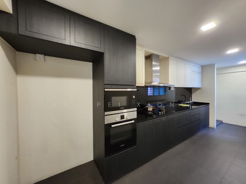 128 Bishan Street 12, 128 Bishan Street 12, 3 Bedrooms, 1,302 sqft, HDB Flat For Sale, by Ang Pei Xiong, 500224737 - Kitchen - PropertyGuru.com.sg