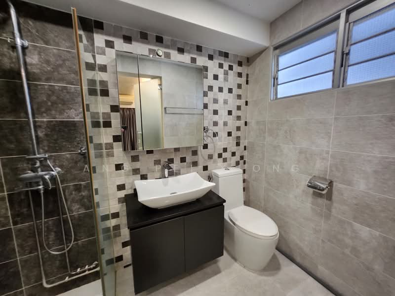 128 Bishan Street 12, 128 Bishan Street 12, 3 Bedrooms, 1,302 sqft, HDB Flat For Sale, by Ang Pei Xiong, 500224737 - Bathroom - PropertyGuru.com.sg