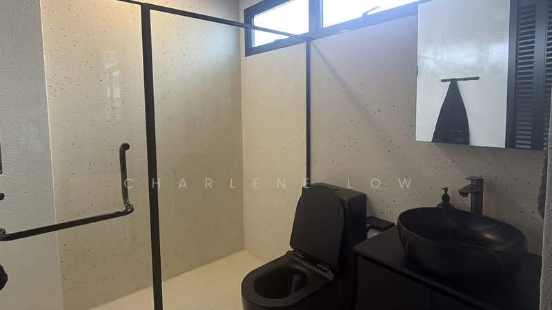 Zervex, 8 Ubi Road 2, 1,216 sqft, Light Industrial (B1) For Sale, by Charlene Low, 500224741 - Bathroom - CommercialGuru.com.sg