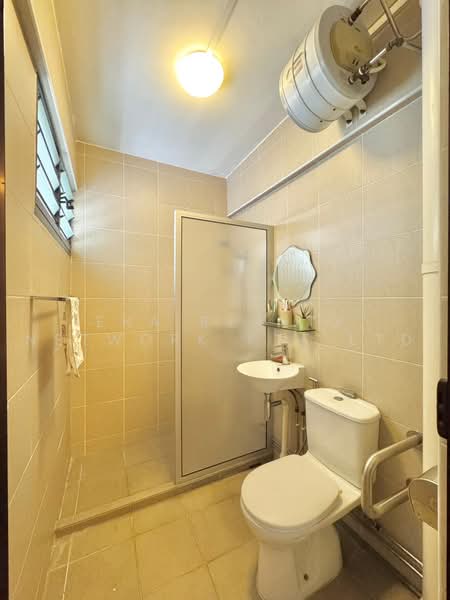 105 Bishan Street 12, 105 Bishan Street 12, 3 Bedrooms, 1,119 sqft, HDB Flat For Sale, by Phoebe, 500224748 - Bathroom - PropertyGuru.com.sg