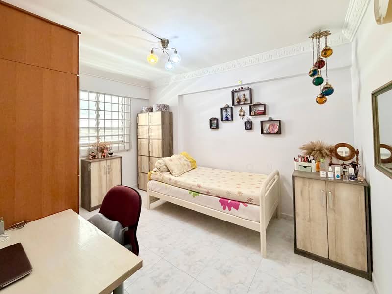 215 Tampines Street 23, 215 Tampines Street 23, 2 Bedrooms, 721 sqft, HDB Flat For Sale, by Kennedy Yong, 500224749 - Bedroom - PropertyGuru.com.sg