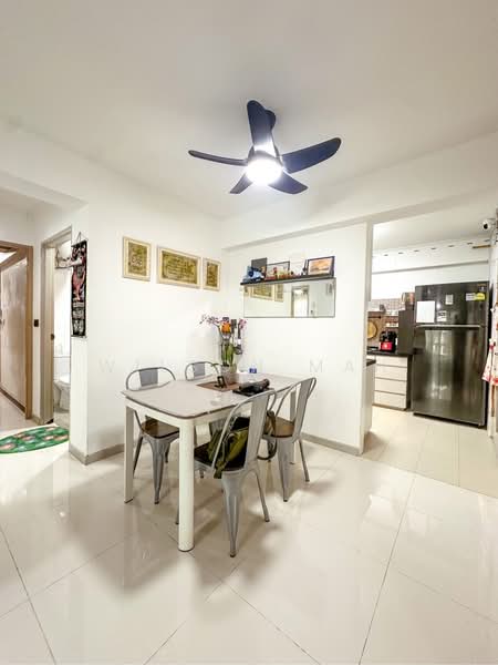 933A Hougang Avenue 9, 933A Hougang Avenue 9, 3 Bedrooms, 990 sqft, HDB Flat For Sale, by Wilson Mah, 500224752 - Dining area - PropertyGuru.com.sg