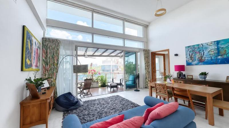 Floridian, 969 Bukit Timah Road, Clementi Park / Upper Bukit Timah, 4 Bedrooms, 1,658 sqft, Condominium For Sale, by Stella Law 罗宝儿, 500224756 - Living Room - PropertyGuru.com.sg