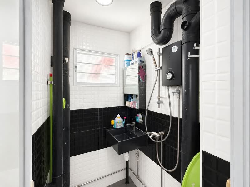 128 Bukit Merah View, 128 Bukit Merah View, 2 Bedrooms, 700 sqft, HDB Flat For Sale, by Marcus Sim, 500224778 - Bathroom - PropertyGuru.com.sg