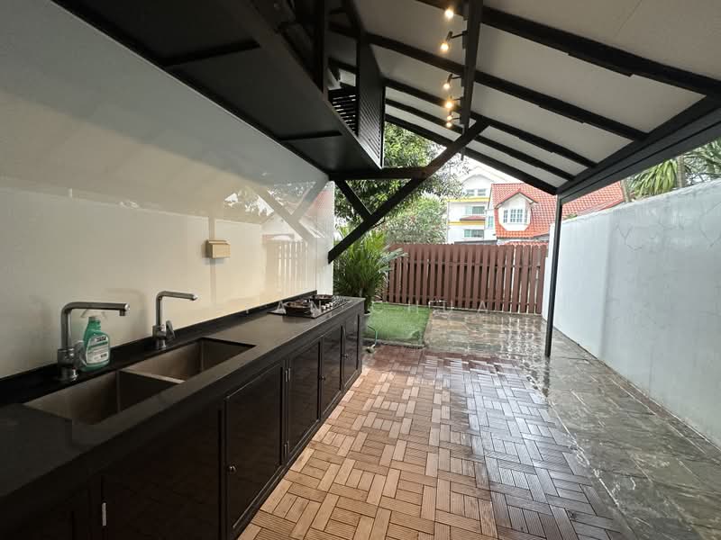 Seletar Hills Estate, Seletar Hills Drive, 5 Bedrooms, 2,600 sqft, Semi-Detached House For Rent, by Ryan Chua, 500224780 - Kitchen - PropertyGuru.com.sg