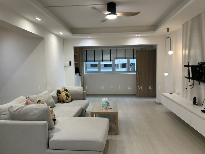 Blk 868 Tampines, Street 83, 4 Bedrooms, 1,302 sqft, HDB Flat For Rent, by Johari Selamat, 500224804 - Living Room - PropertyGuru.com.sg