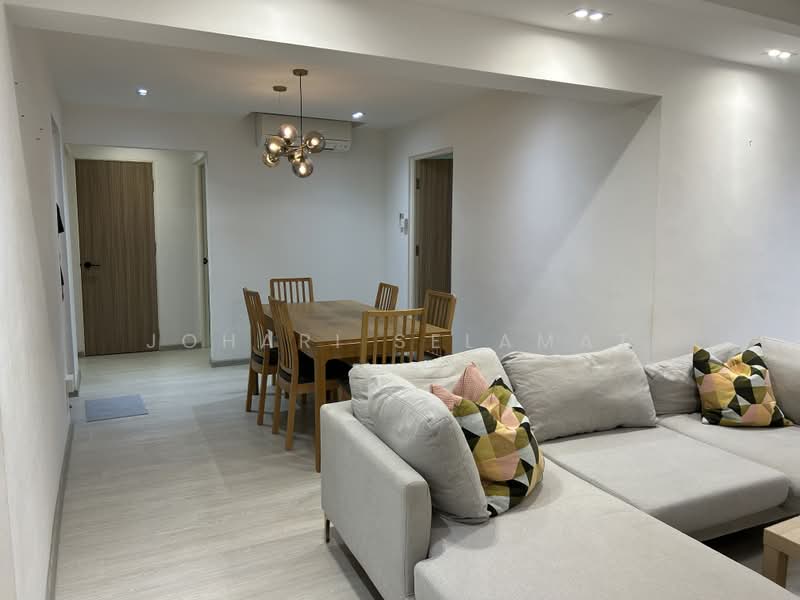 Blk 868 Tampines, Street 83, 4 Bedrooms, 1,302 sqft, HDB Flat For Rent, by Johari Selamat, 500224804 - Living Room - PropertyGuru.com.sg