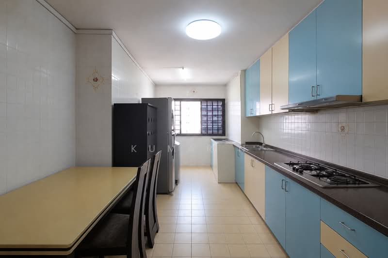 449 Jurong West Street 42, 449 Jurong West Street 42, 2 Bedrooms, 796 sqft, HDB Flat For Sale, by Kumar N, 500224807 - Kitchen - PropertyGuru.com.sg