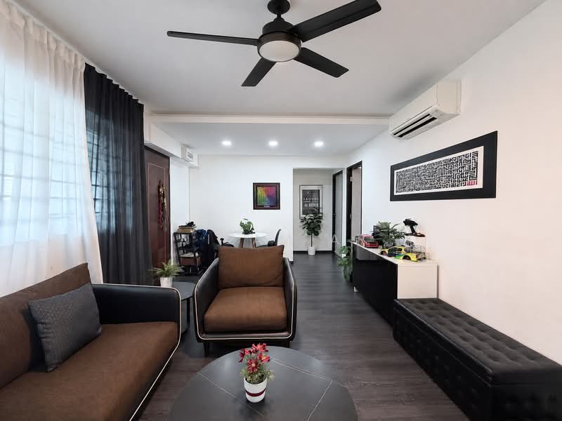 276 Yishun Street 22, 276 Yishun Street 22, 3 Bedrooms, 904 sqft, HDB Flat For Sale, by Nizam AR, 500224811 - Living Room - PropertyGuru.com.sg