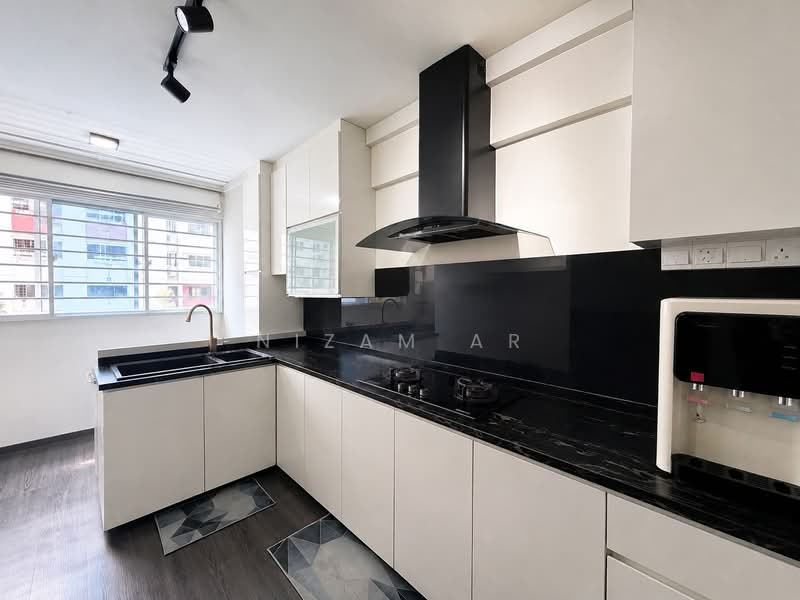 276 Yishun Street 22, 276 Yishun Street 22, 3 Bedrooms, 904 sqft, HDB Flat For Sale, by Nizam AR, 500224811 - Kitchen - PropertyGuru.com.sg