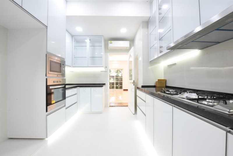 Gentle Villas, Gentle Drive, 5 Bedrooms, 7,382 sqft, Detached House For Rent, by Carrie Chin, 500224812 - Kitchen - PropertyGuru.com.sg