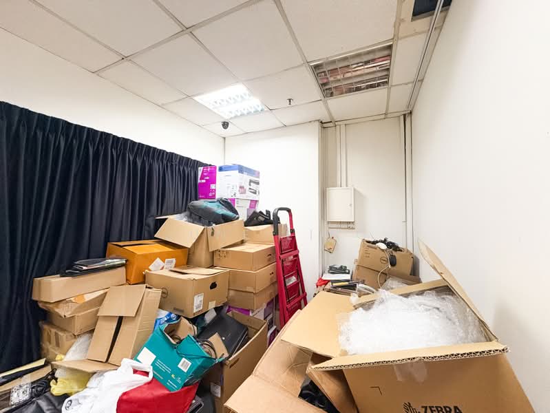 Sim Lim Square, 1 Rochor Canal Road, 366 sqft, Other Retail For Rent, by June Ling, 500224813 - Interior - CommercialGuru.com.sg