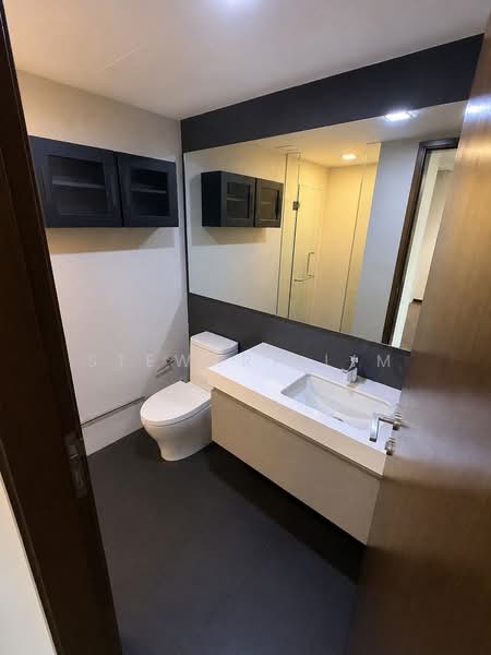 River Isles, 62 Edgedale Plains, 3 Bedrooms, 893 sqft, Condominium For Sale, by Stewart Lim, 500224814 - Bathroom - PropertyGuru.com.sg