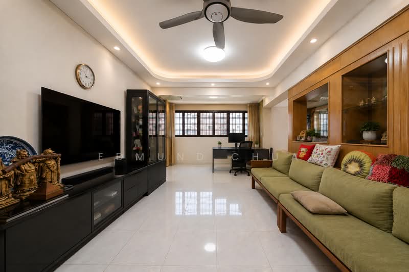 155 Jalan Teck Whye, 155 Jalan Teck Whye, 4 Bedrooms, 1,302 sqft, HDB Flat For Sale, by Edmund Chua, 500224815 - Living Room - PropertyGuru.com.sg