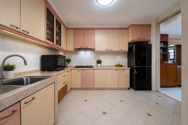 155 Jalan Teck Whye, 155 Jalan Teck Whye, 4 Bedrooms, 1,302 sqft, HDB Flat For Sale, by Edmund Chua, 500224815 - Kitchen - PropertyGuru.com.sg
