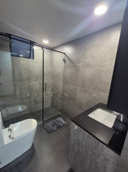 Regent Heights, 56 Bukit Batok East Avenue 5, 2 Bedrooms, 1,023 sqft, Condominium For Sale, by Kelvin Lim, 500224825 - Bathroom - PropertyGuru.com.sg