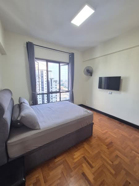 Regent Heights, 56 Bukit Batok East Avenue 5, 2 Bedrooms, 1,023 sqft, Condominium For Sale, by Kelvin Lim, 500224825 - Bedroom - PropertyGuru.com.sg