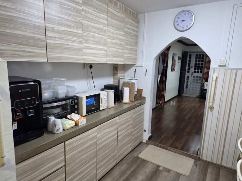 157 Lorong 1 Toa Payoh, 157 Lorong 1 Toa Payoh, 2 Bedrooms, 721 sqft, HDB Flat For Sale, by Eugene Chan, 500224826 - PropertyGuru.com.sg
