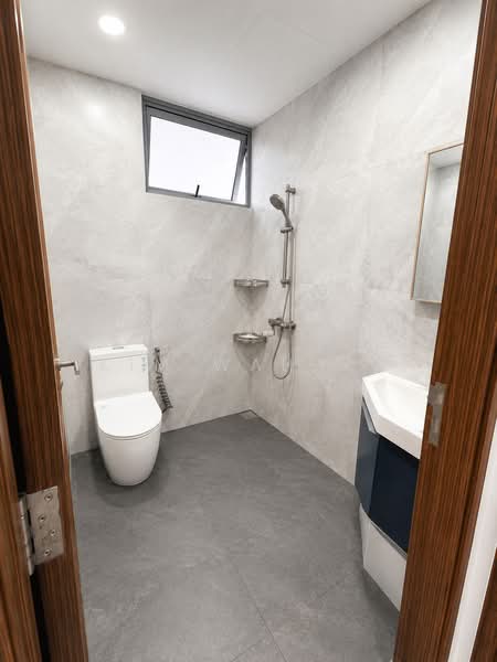 Beacon Heights, 8 Mar Thoma Road, 2 Bedrooms, 894 sqft, Condominium For Sale, by Kim Wah Ng, 500224827 - Bathroom - PropertyGuru.com.sg