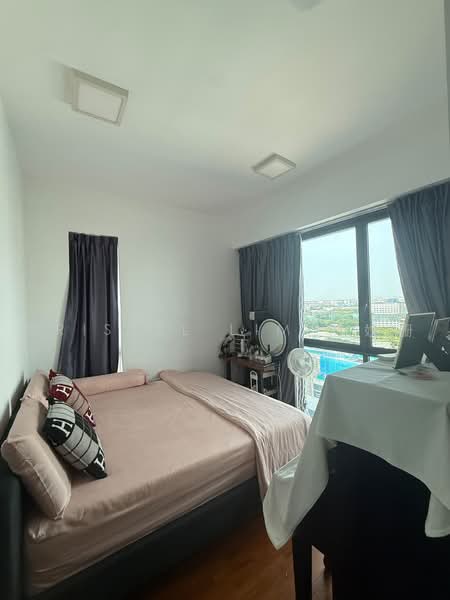 J Gateway, 2 Gateway Drive, 4 Bedrooms, 1,206 sqft, Condominium For Rent, by Cristel Lim 林妏珊, 500224836 - Bedroom - PropertyGuru.com.sg
