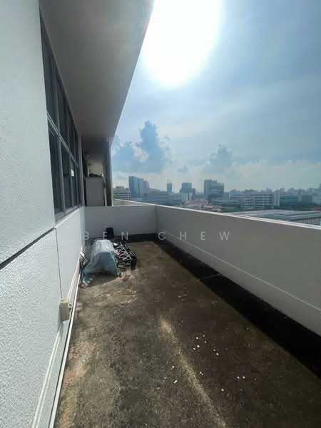 Tradehub 21, 18 Boon Lay Way, 1,722 sqft, Light Industrial (B1) For Sale, by Ben Chew, 500224848 - Balcony - CommercialGuru.com.sg