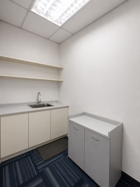 Tradehub 21, 18 Boon Lay Way, 1,722 sqft, Light Industrial (B1) For Sale, by Ben Chew, 500224848 - Interior - CommercialGuru.com.sg