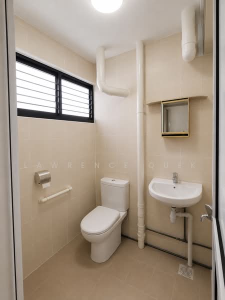 704 Hougang Avenue 2, 704 Hougang Avenue 2, Room Rental, 200 sqft, HDB Flat For Rent, by Lawrence Quek, 500224852 - Bathroom - PropertyGuru.com.sg
