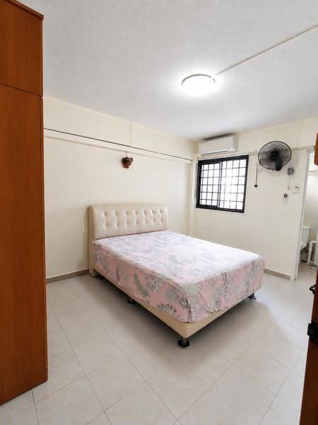704 Hougang Avenue 2, 704 Hougang Avenue 2, Hougang / Punggol / Sengkang, Room Rental, 200 sqft, HDB Flat For Rent, by Lawrence Quek, 500224852 - Bedroom - PropertyGuru.com.sg