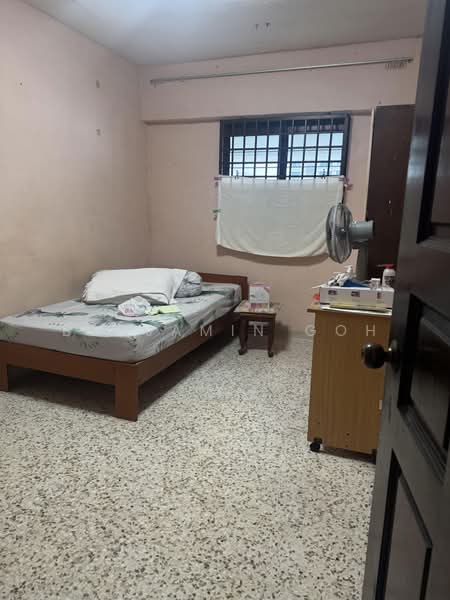 33 Bedok South Avenue 2, 33 Bedok South Avenue 2, 3 Bedrooms, 786 sqft, HDB Flat For Sale, by Benjamin Goh, 500224855 - Bedroom - PropertyGuru.com.sg