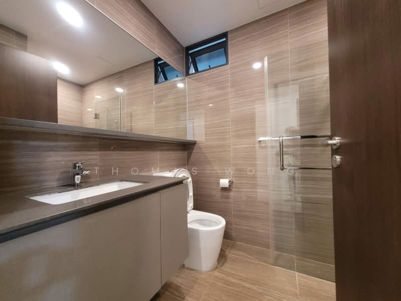 The Brownstone, 160 Canberra Drive, 3 Bedrooms, 990 sqft, Executive Condominium For Sale, by Thomas Wong, 500224856 - Bathroom - PropertyGuru.com.sg