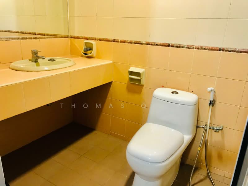 Guilin Court, 10 Geylang Lorong 26, Room Rental, 200 sqft, Apartment For Rent, by Thomas Quek, 500224857 - Bathroom - PropertyGuru.com.sg