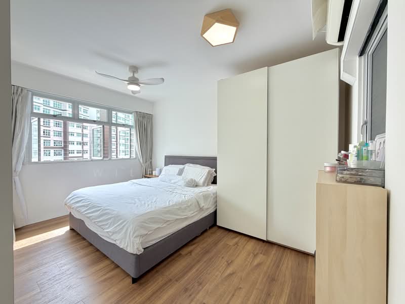 453B Bukit Batok West Avenue 6, 453B Bukit Batok West Avenue 6, 3 Bedrooms, 1,238 sqft, HDB Flat For Sale, by Wilfred Kang, 500224866 - Master Bedroom - PropertyGuru.com.sg