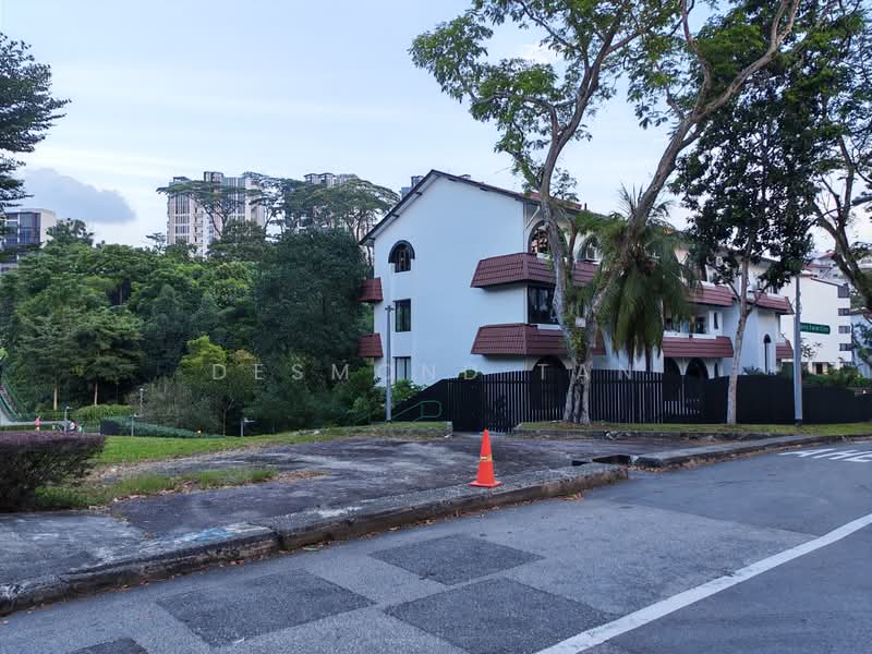 1km to CHIJ, Cashew MRT, $1,590psf, 2 garden, , 3 Bedrooms, 2,000 sqft, Semi-Detached House For Sale, by Desmond Tan, 500224877 - Exterior - PropertyGuru.com.sg