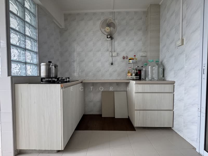 2 Hougang Avenue 3, 2 Hougang Avenue 3, 1 Bedroom, 635 sqft, HDB Flat For Sale, by Hector Ho, 500224880 - Kitchen (Semi enclosable) - PropertyGuru.com.sg