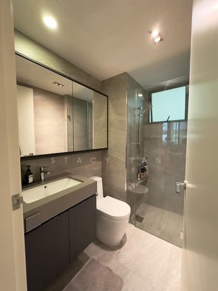 Palm Gardens, 2E Hong San Walk, 3 Bedrooms, 1,205 sqft, Condominium For Sale, by Stacy Tan, 500224886 - Bathroom - PropertyGuru.com.sg