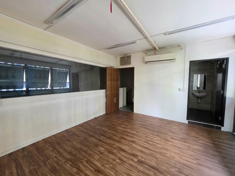 Win5 @ Yishun, 15 Yishun Industrial Street 1, Sembawang / Yishun, 3,154 sqft, Light Industrial (B1) For Sale, by Jaime Lim, 500224888 - mezzanine office - CommercialGuru.com.sg