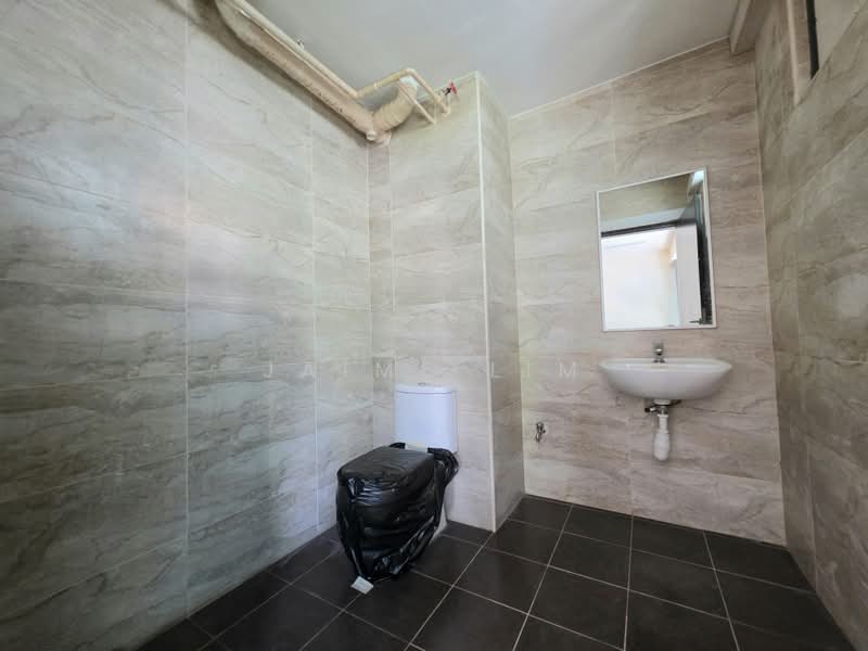 Win5 @ Yishun, 15 Yishun Industrial Street 1, Sembawang / Yishun, 3,154 sqft, Light Industrial (B1) For Sale, by Jaime Lim, 500224888 - mezzanine toilet - CommercialGuru.com.sg