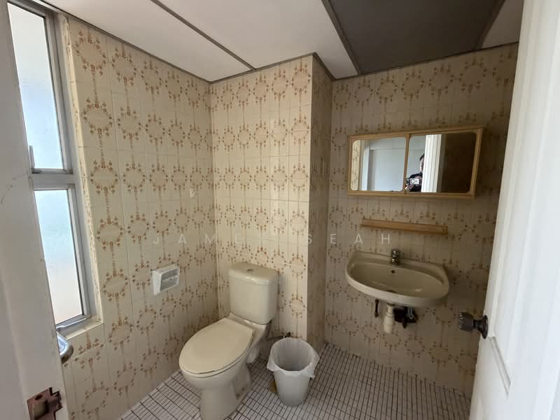 Pandan Valley, 7 Pandan Valley, 4 Bedrooms, 2,669 sqft, Condominium For Sale, by James Seah, 500224892 - Bathroom - PropertyGuru.com.sg