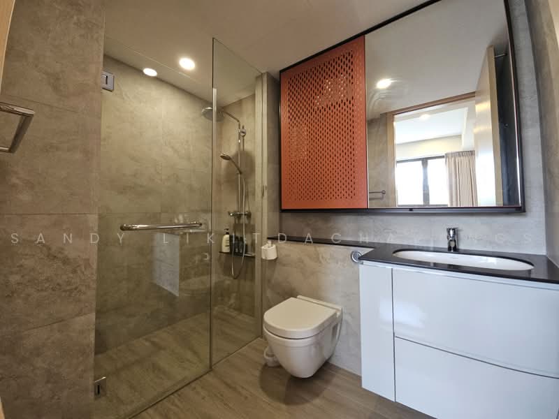 The Tre Ver, 68 Potong Pasir Avenue 1, 2 Bedrooms, 700 sqft, Condominium For Sale, by Sandy Likitdachavongs, 500224919 - Master Bathroom - PropertyGuru.com.sg