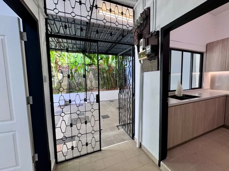 Shamrock Park, 89 Namly Place, 4 Bedrooms, 2,650 sqft, Semi-Detached House For Rent, by Phoebe Ang, 500224921 - PropertyGuru.com.sg