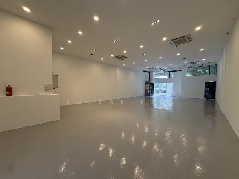 Ground Floor Shop / Showroom at Henderson, , 1,755 sqft, Other Retail For Rent, by Jolene Teo, 500224922 - CommercialGuru.com.sg