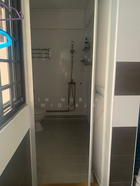 115 Bukit Batok West Avenue 6, 115 Bukit Batok West Avenue 6, 3 Bedrooms, 1,421 sqft, HDB Flat For Sale, by Kevin Nur Amin Widjaja, 500224925 - Bathroom - PropertyGuru.com.sg