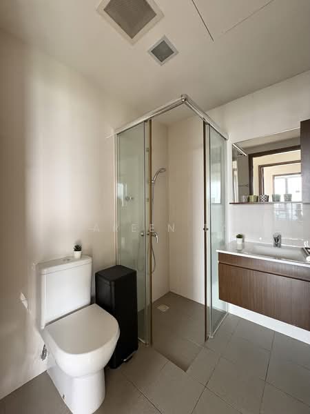 Casa Fortuna, Ah Hood Road, 2 Bedrooms, 1,076 sqft, Condominium For Sale, by Shareen Tan, 500224931 - Bathroom - PropertyGuru.com.sg