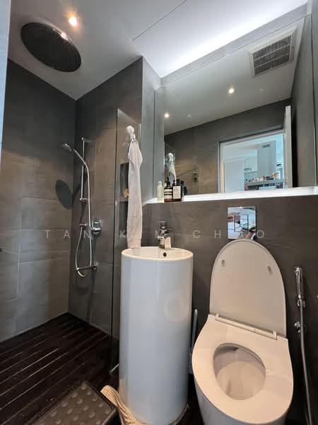 Sin Ming Plaza, 2 Sin Ming Road, 2 Bedrooms, 1,055 sqft, Apartment For Sale, by Tan Kim Choo, 500224937 - Common Bathroom - PropertyGuru.com.sg