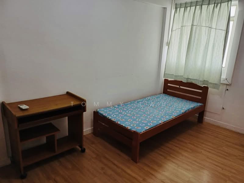 684 Hougang Avenue 8, 684 Hougang Avenue 8, 2 Bedrooms, 689 sqft, HDB Flat For Rent, by Tommy Lau, 500224941 - Bedroom - PropertyGuru.com.sg